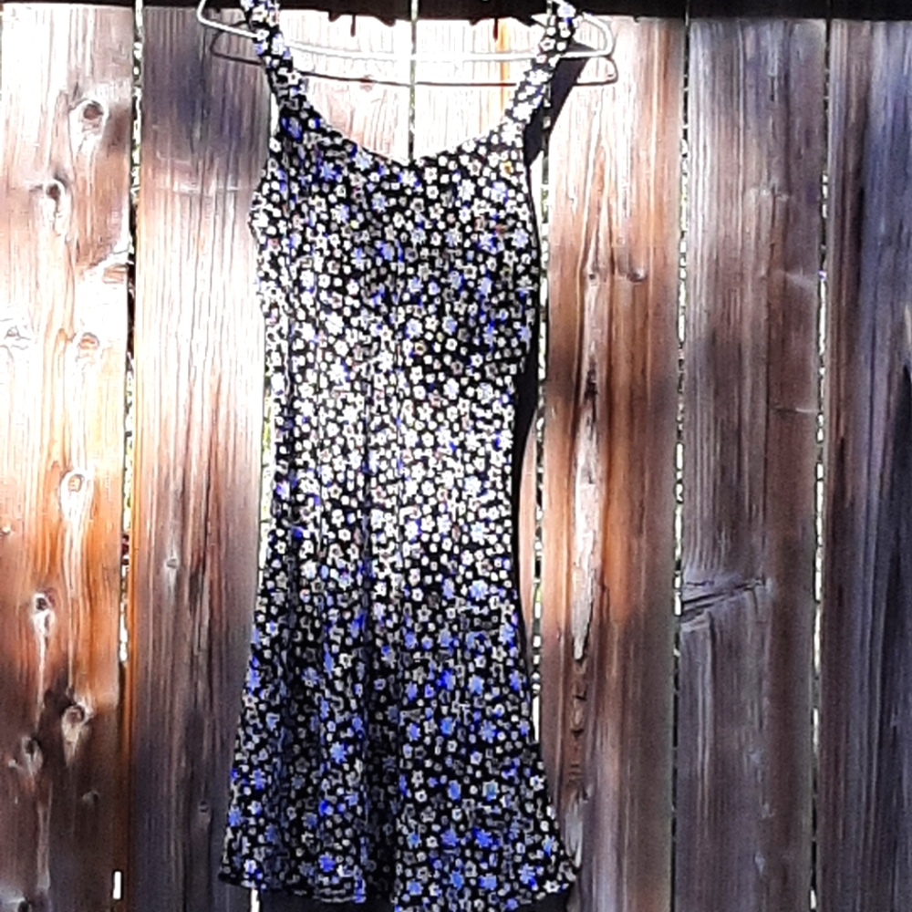 👗3/25$ 👗Vintage Flower Pattern Sundress
